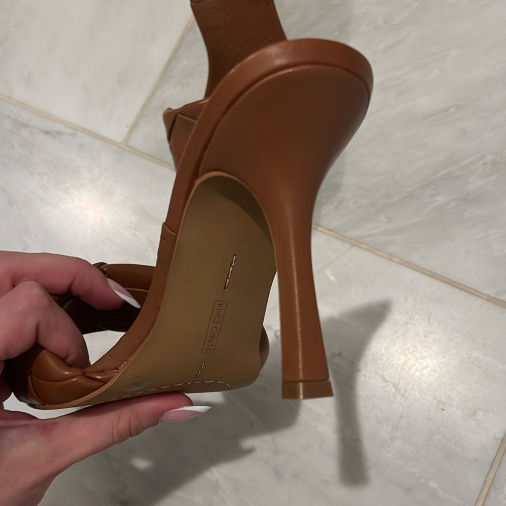 Vince Camuto Women's Brown Woven Sandals - Picture 5 of 6
